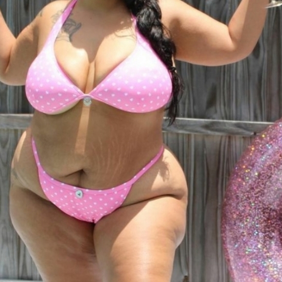 Tabria Majors Heart Bikini set - Picture 5 of 5